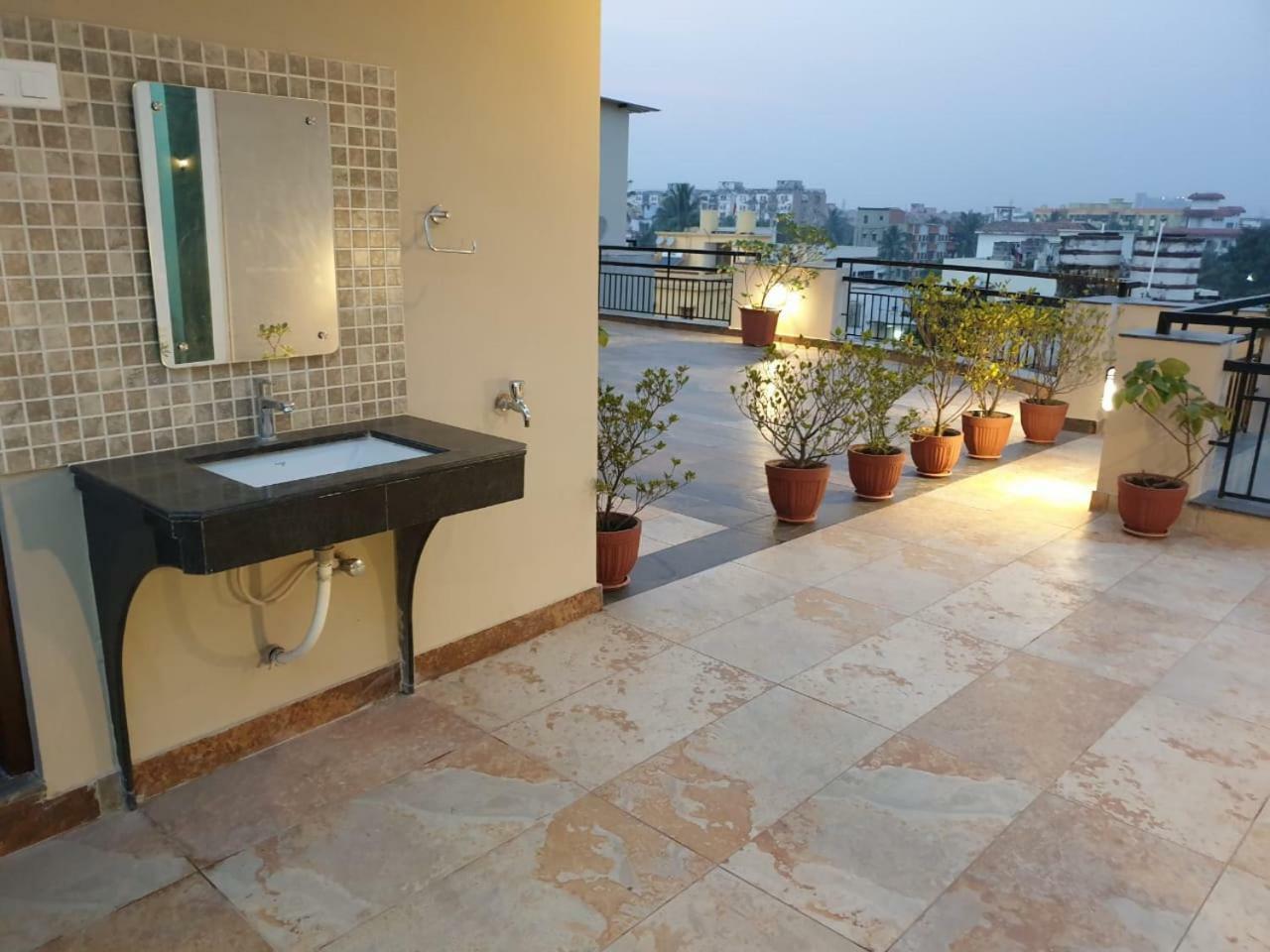 The Rooftop Cabana, A Homestay 布巴内什瓦尔 外观 照片